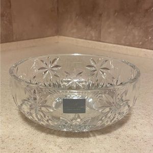 Christopher Stuart crystal daisy flower candy nut bowl.